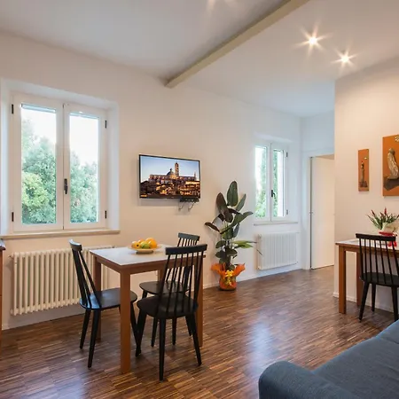 라 코론치나 로징 아파트호텔