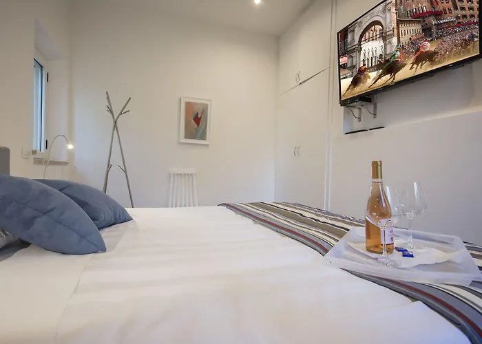 Lägenhetshotell La Coroncina 4*