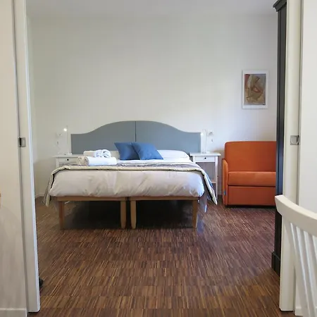 Lägenhetshotell La Coroncina 2*