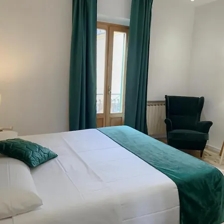Lägenhetshotell La Coroncina 2*