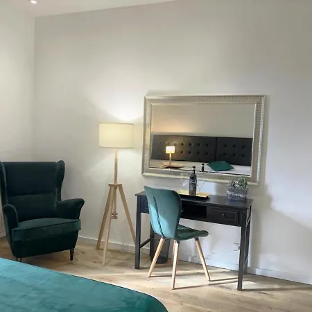 拉科罗西纳公寓式酒店 4*