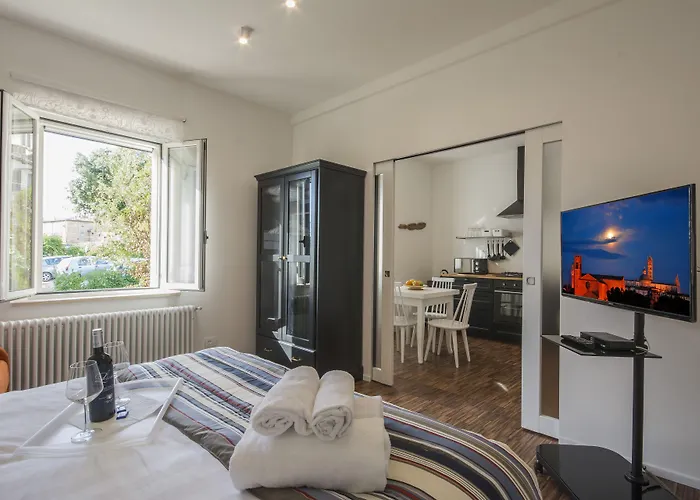 La Coroncina アパートホテル シエーナ