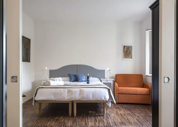 La Coroncina アパートホテル